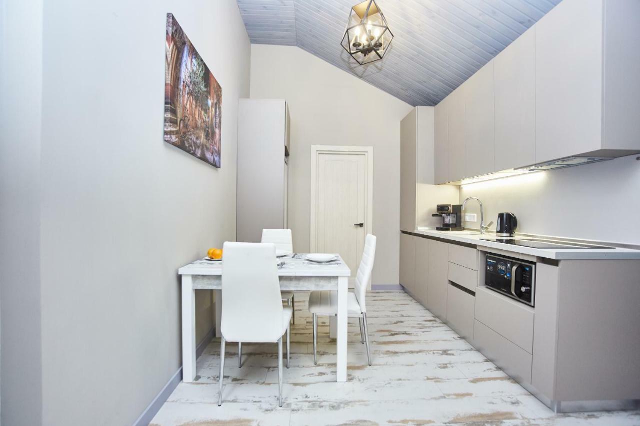 Luxury Apartment In The Heart Одесса Экстерьер фото
