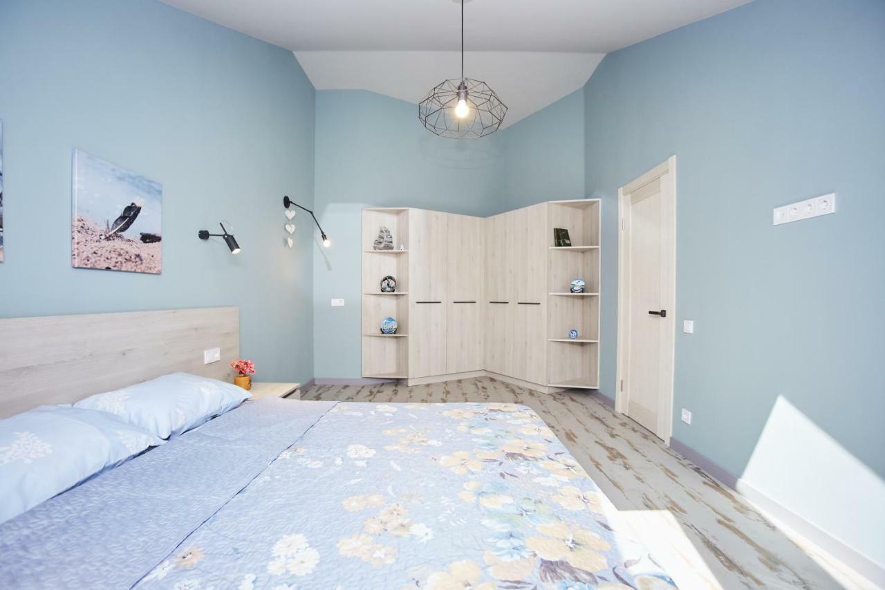 Luxury Apartment In The Heart Одесса Экстерьер фото