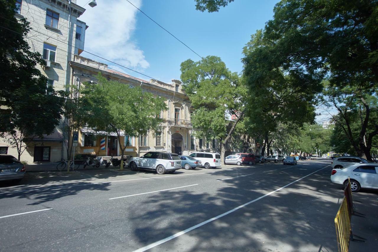 Luxury Apartment In The Heart Одесса Экстерьер фото