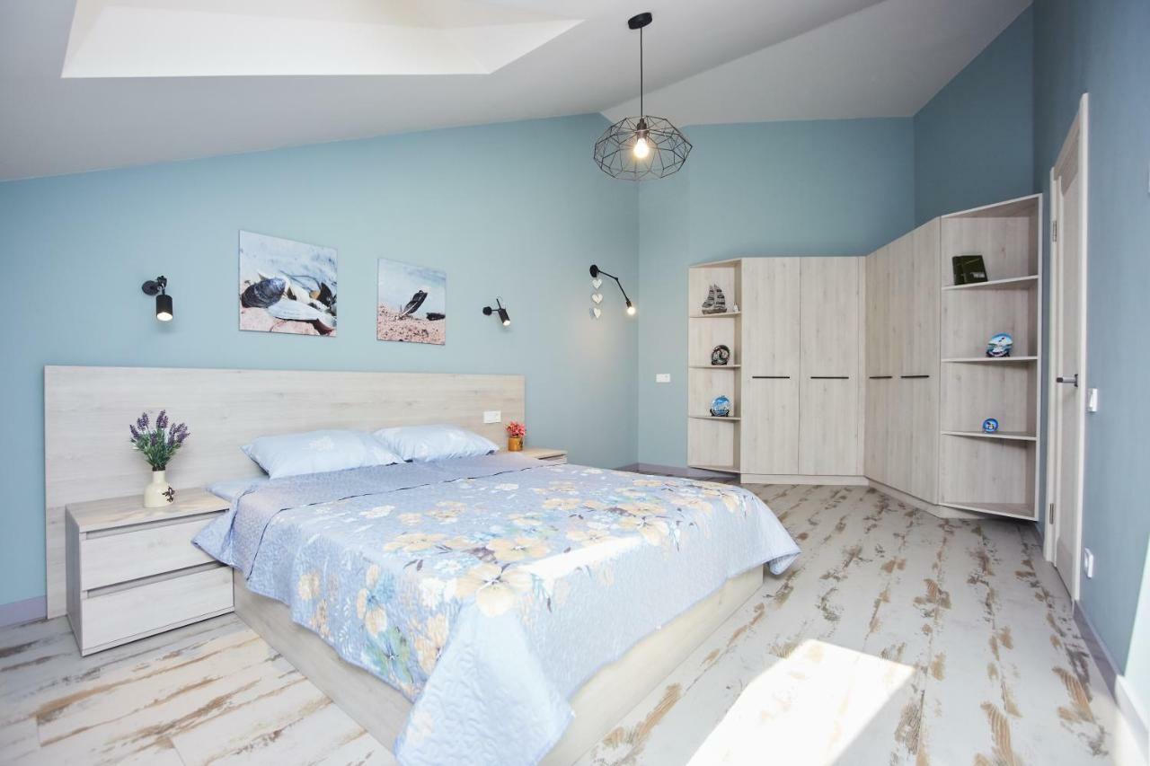 Luxury Apartment In The Heart Одесса Экстерьер фото